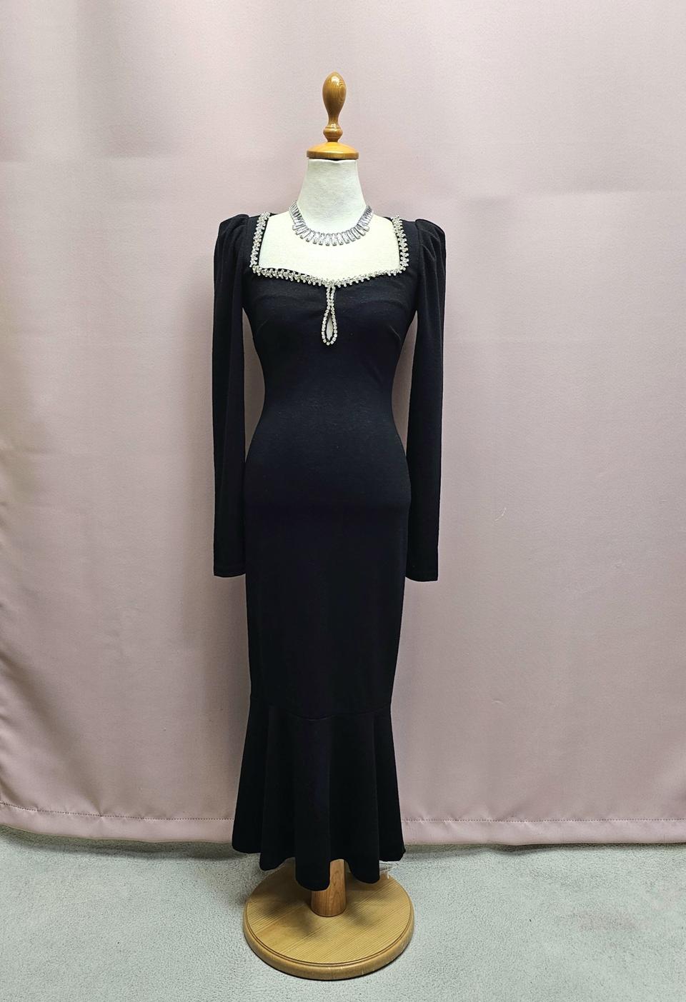 (새상품) 보석 스퀘어넥 머메이드 롱원피스