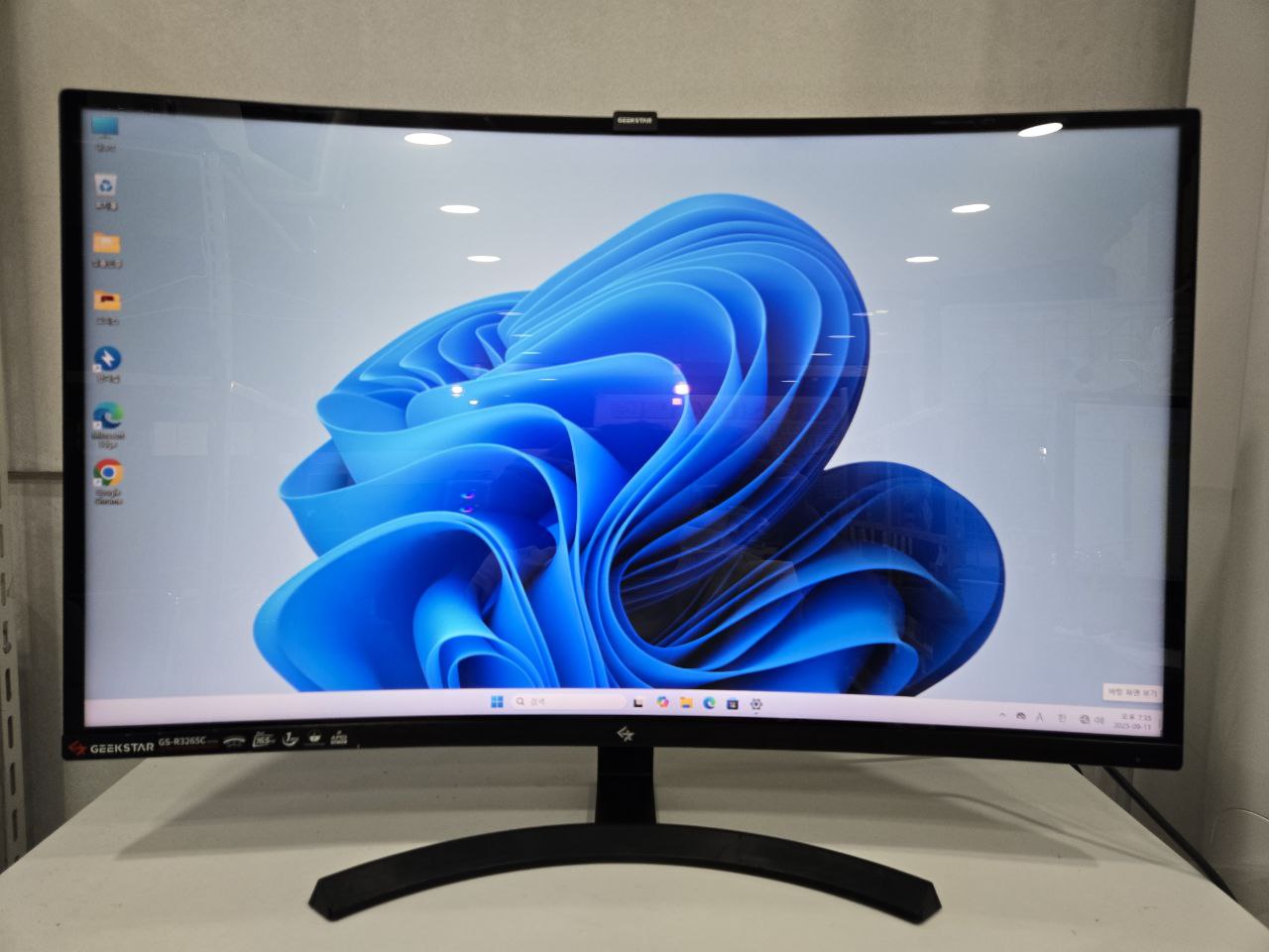 긱스타 32인치 165Hz 커브드 모니터 팝니다