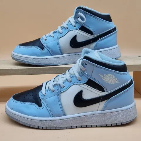 나이키 에어 조던 1 미드블루블랙 운동화235