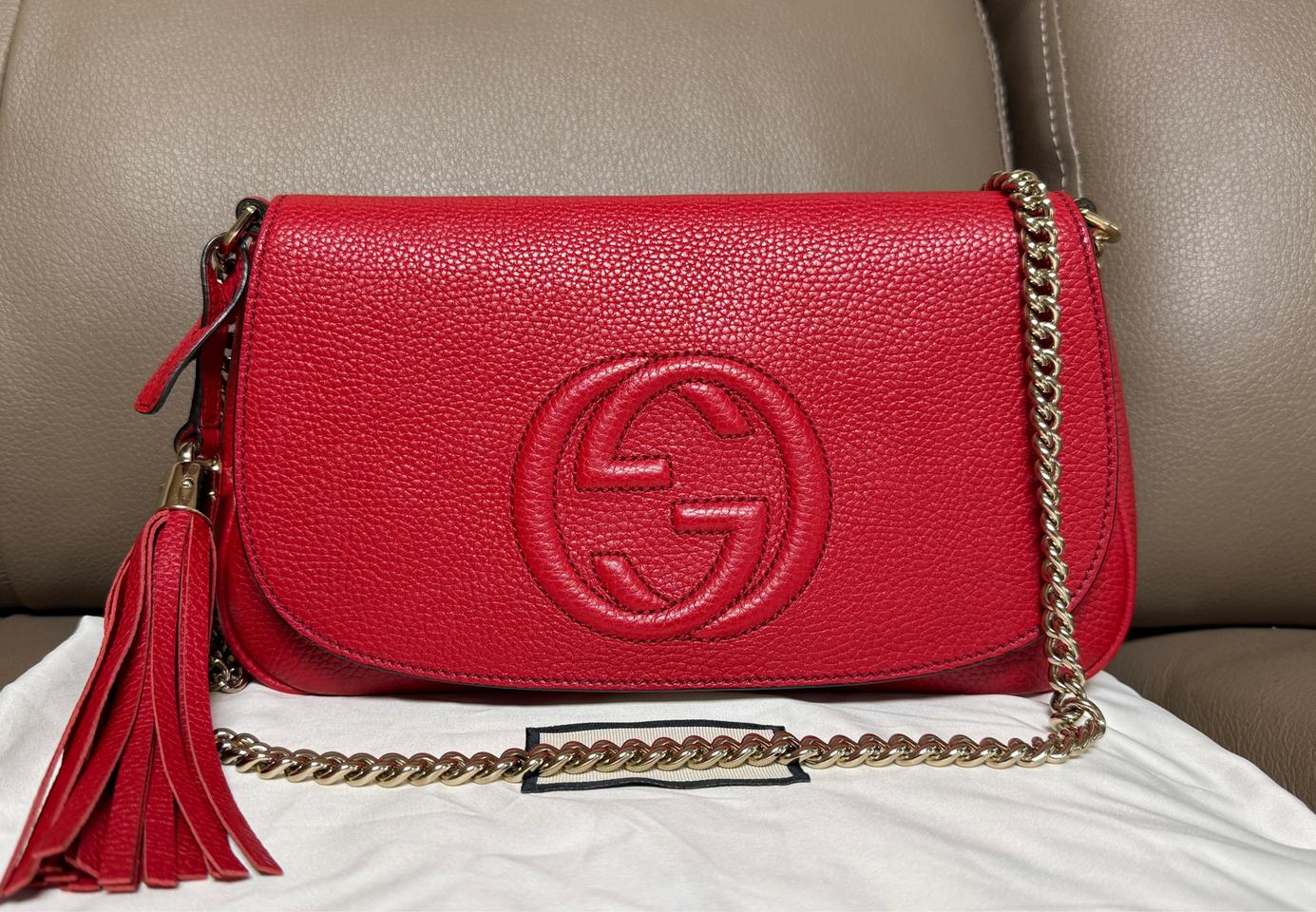 구찌 인터로킹 소호 테슬 체인 크로스백 레드