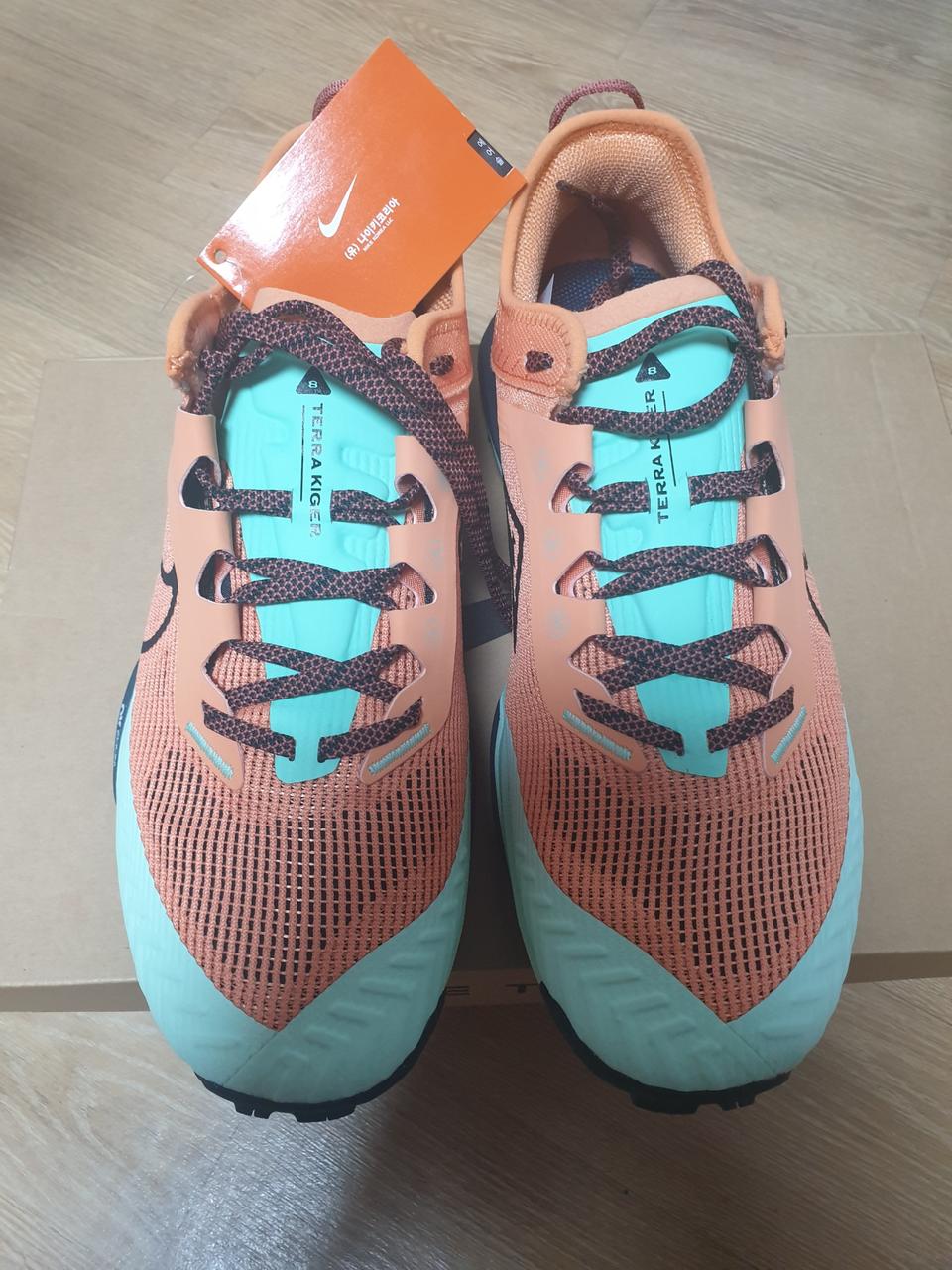 나이키 에어줌 테라카이거8 트레일러닝화 265  새상품