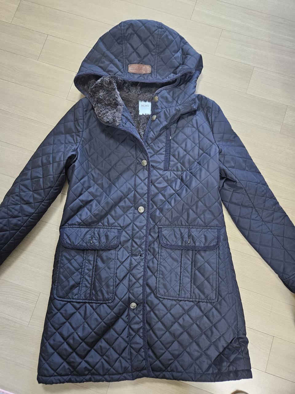 BCBG 네이비칼라 퀼팅누빔 아웃터 55~날씬66