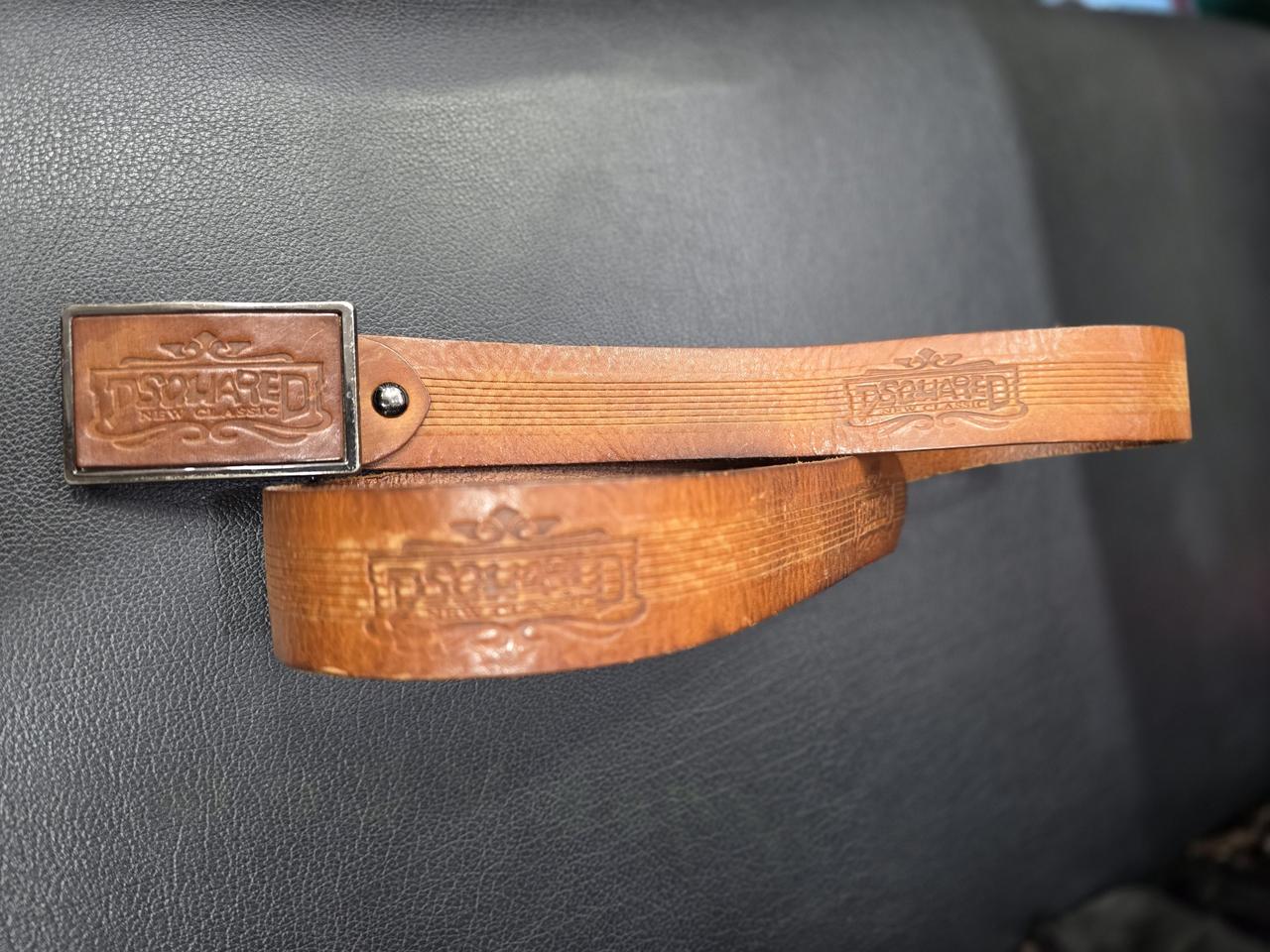 디스퀘어드밸트