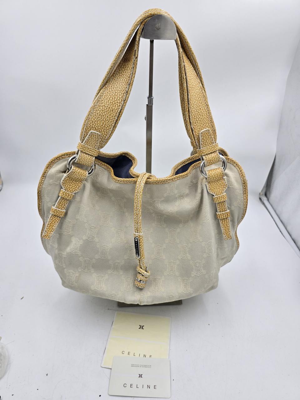 셀린느(CELINE) 트리오프 패턴 숄더백