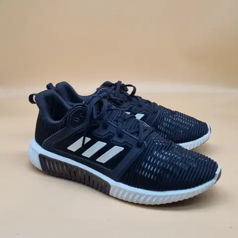 아디다스 클라이마쿨 벤트m운동화 280.