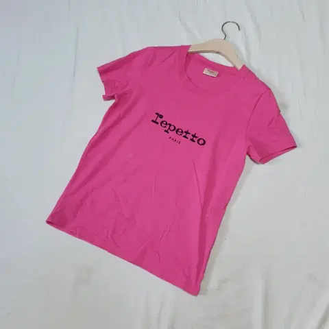 레페토 24fw 핑크 반팔 티셔츠
