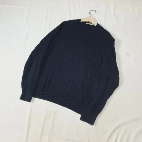 블랭크룸 네이비 케이블 니트