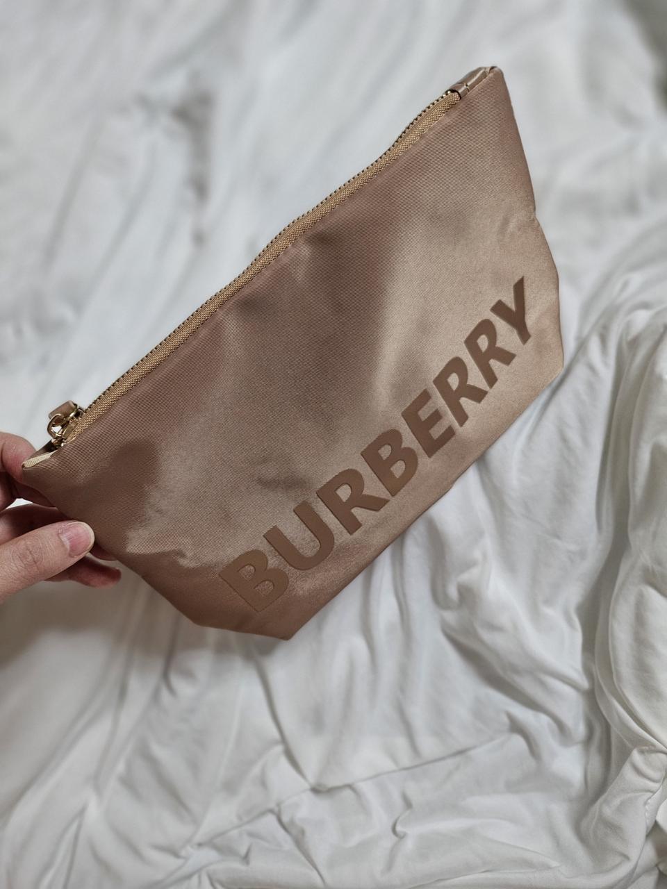 버버리 파우치