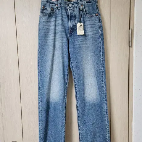 리바이스 여성 새상품 청바지 사이즈25인치