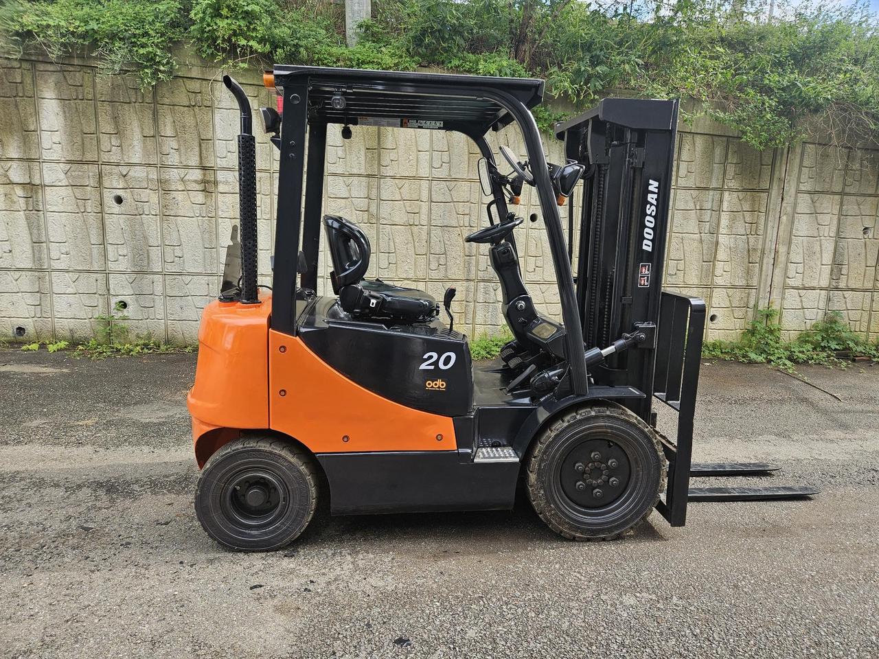 (중고지게차) 두산 D20S-7 디젤 2톤 3단 지게차