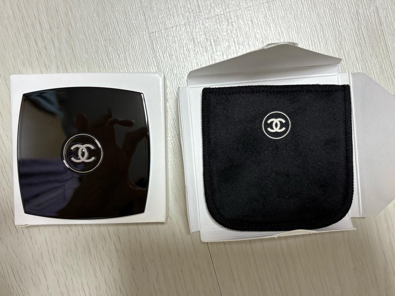 샤넬 휴대용 손거울