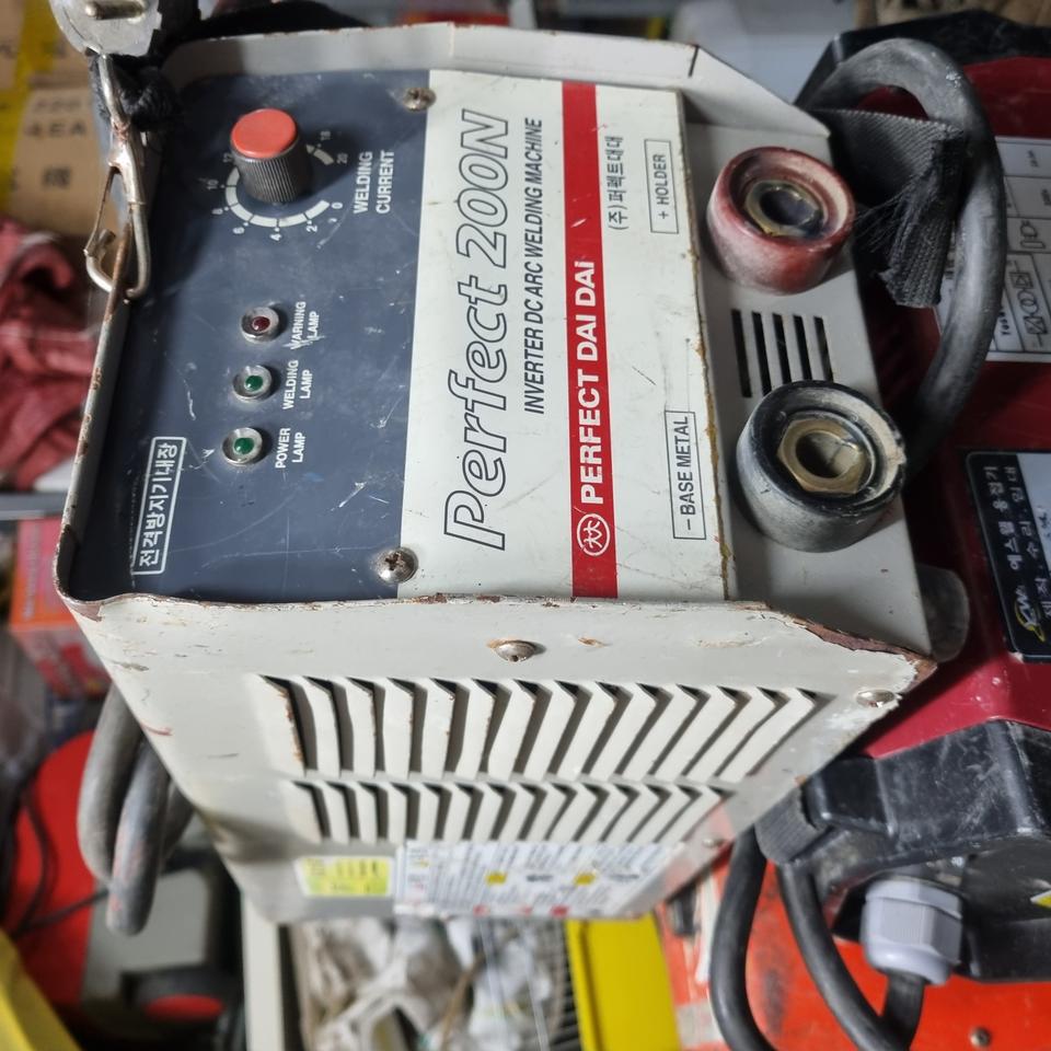 퍼펙트대대 아크용접기 200A 18만원