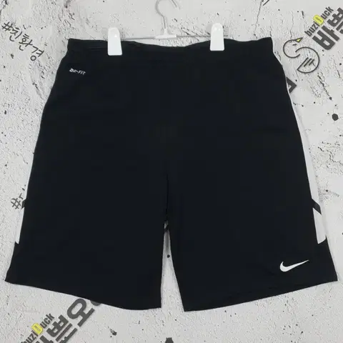 나이키 NIKE 스우시 기능성 반바지 블랙 L 4500011