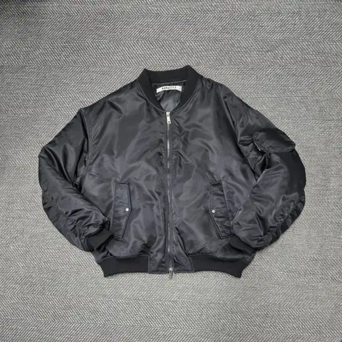 엠엔지유 MNGU 블랙 봄버 자켓
