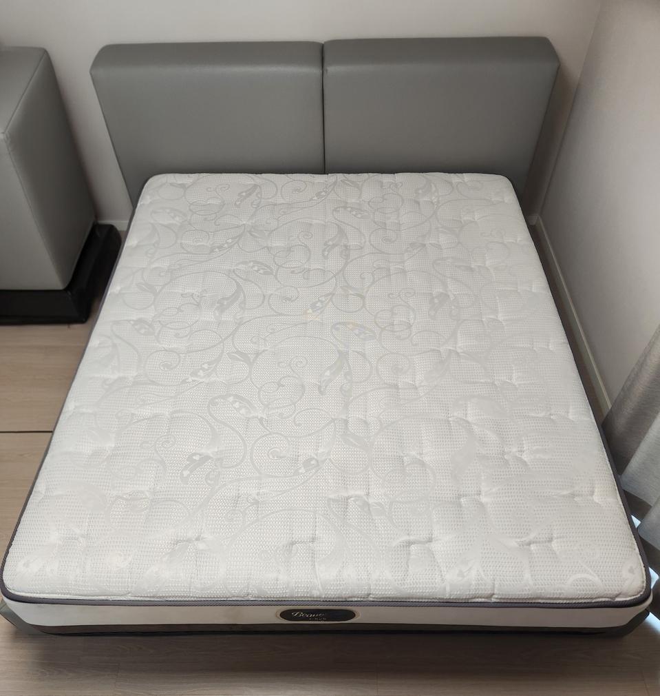 시몬스 뷰티레스트 아이허브 침대 프레임 세트 팝니다