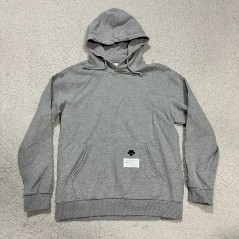 데상트 후드티 85