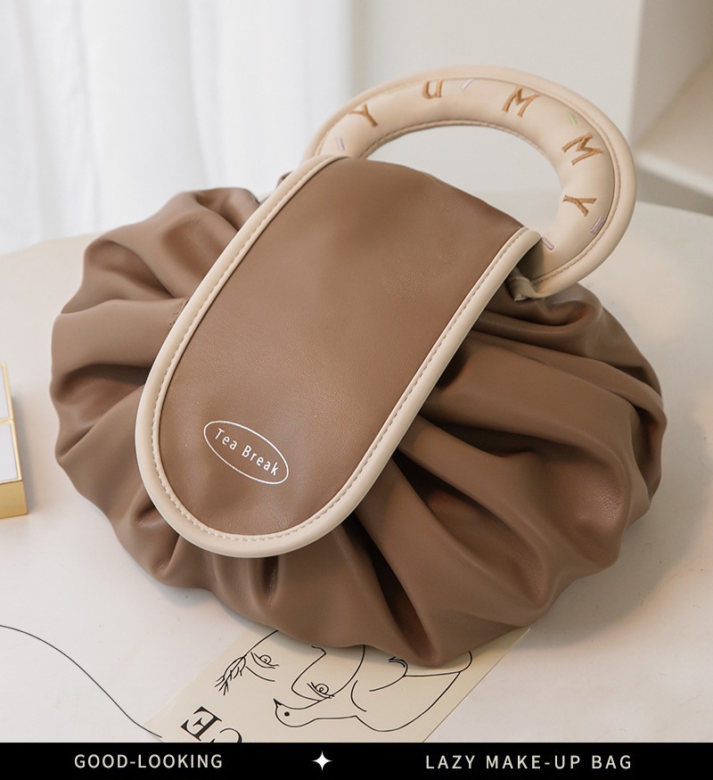 주로 화장품 파우치  메이크업 가방