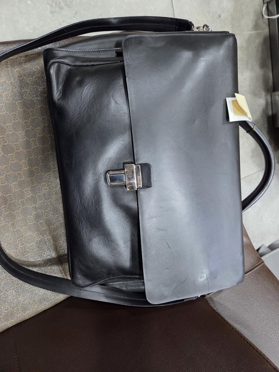 발리 브리프케이스