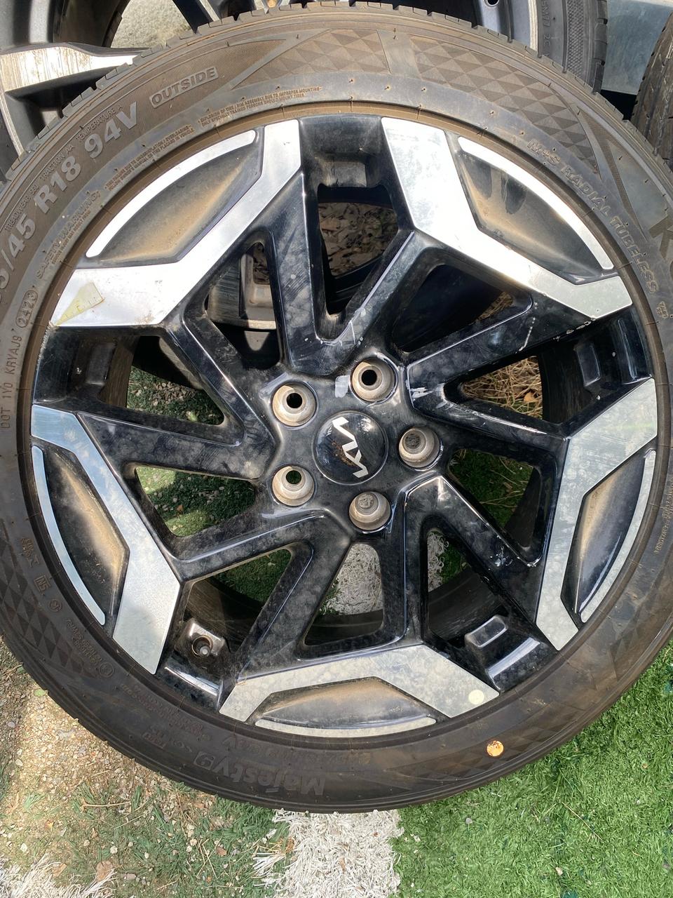 셀토스 18인치휠타이어 딱 1개