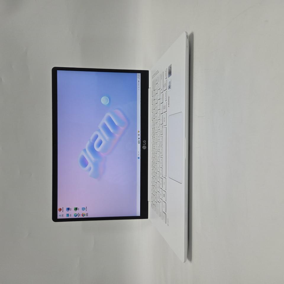 엘지 노트북 i5 그램 화이트 990g/윈11/gram