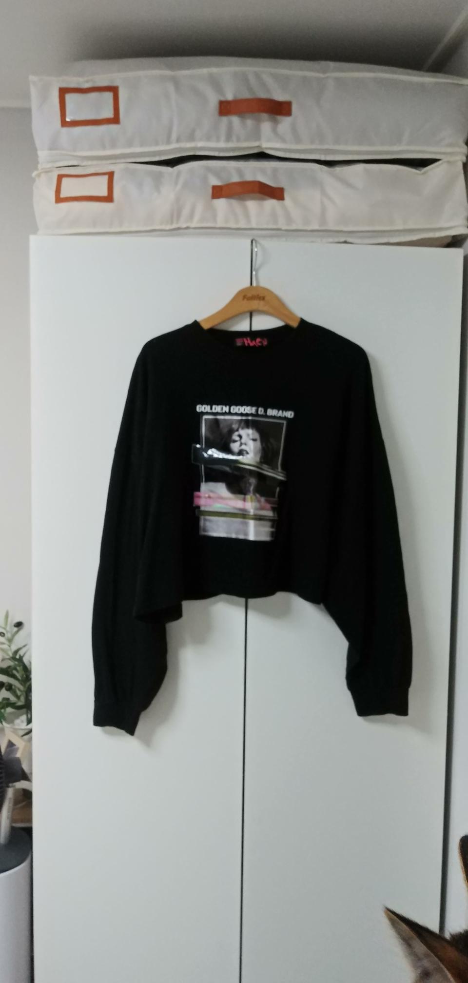 루즈핏 크롭맨투맨