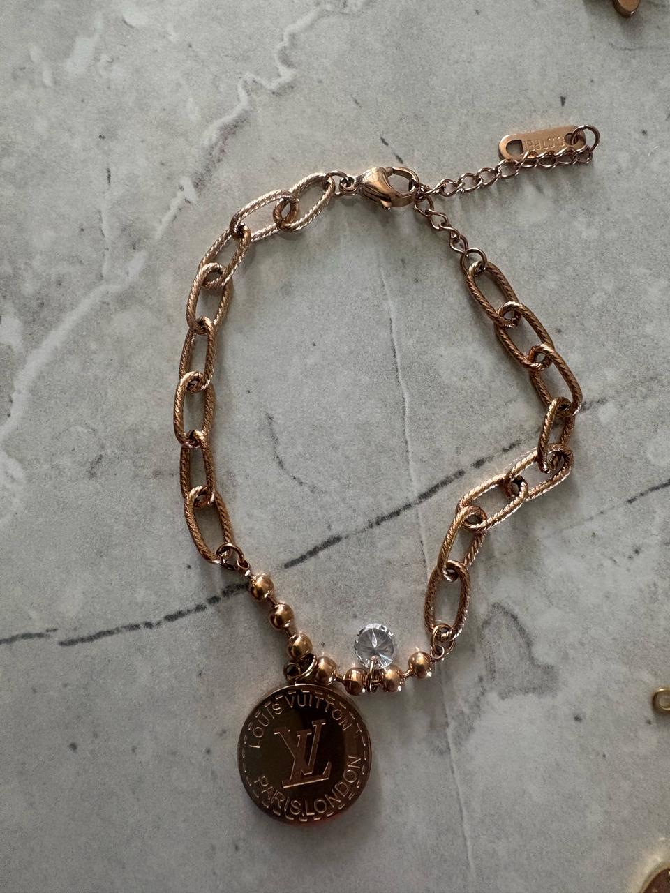 루이 써지컬 팔찌