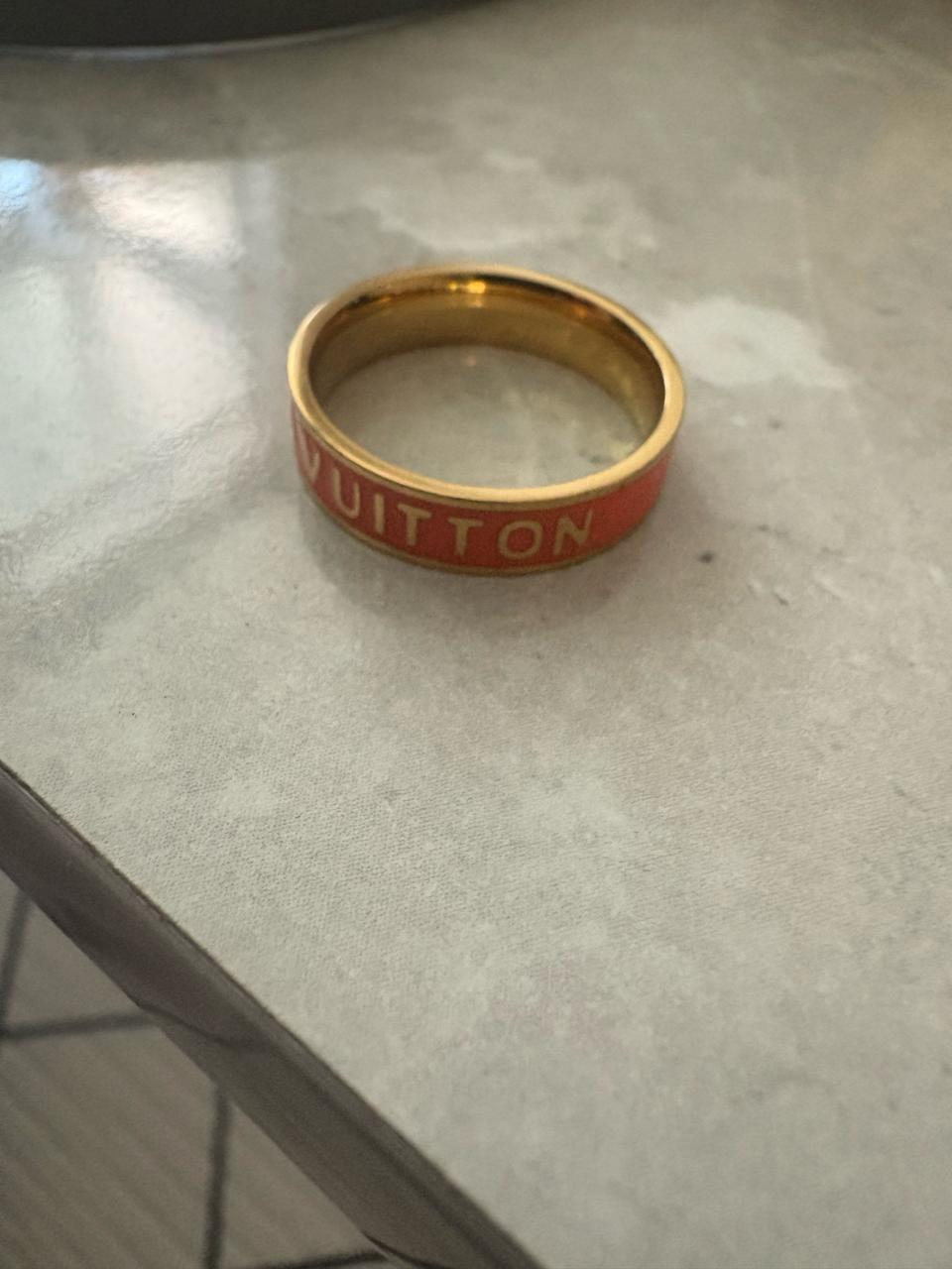 루이 써지컬 반지