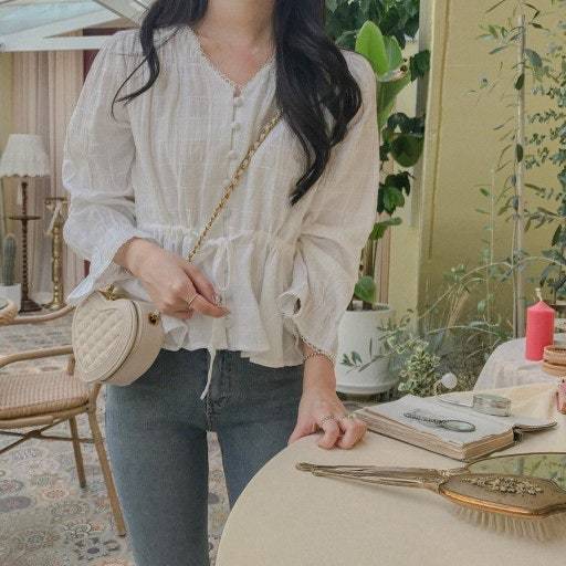 브이넥 콩단추 린넨 프릴 레이스 리본 블라우스
