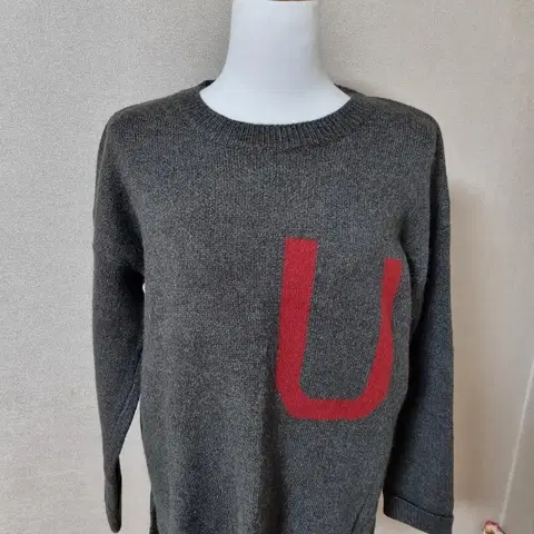 도톰한 차콜 니트 66