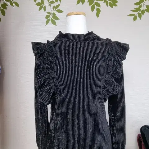 검정 프릴 블라우스 5566