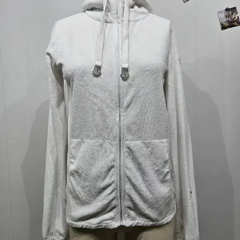 몽클레어 화이트 후드 집업 타월 자켓