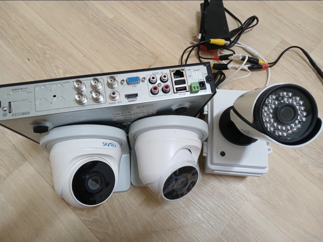 KYREX CCTV 카메라 3대 세트입니다.
