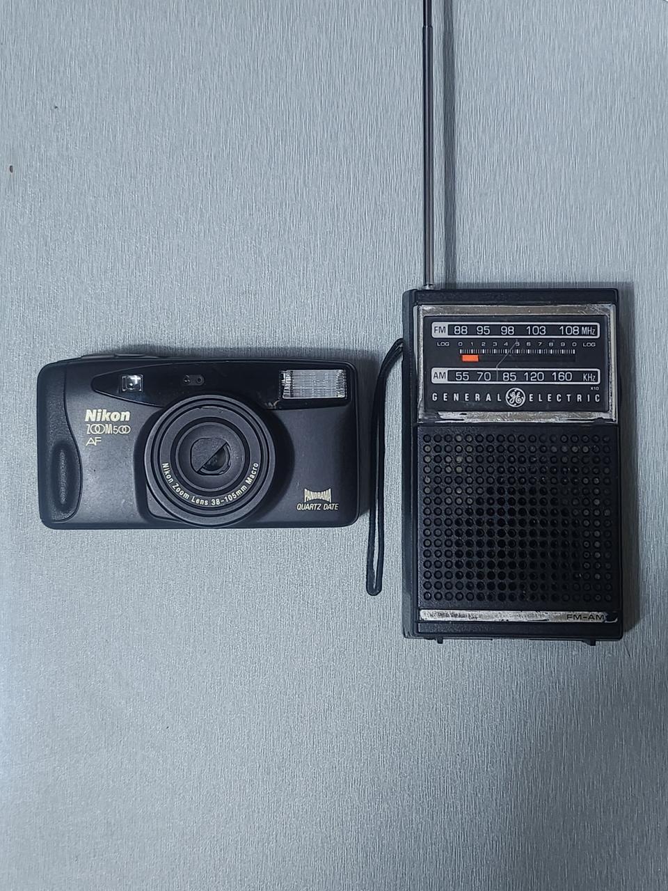 니콘 ZOOM 100M500AF 필름 카메라+ GE 라디오