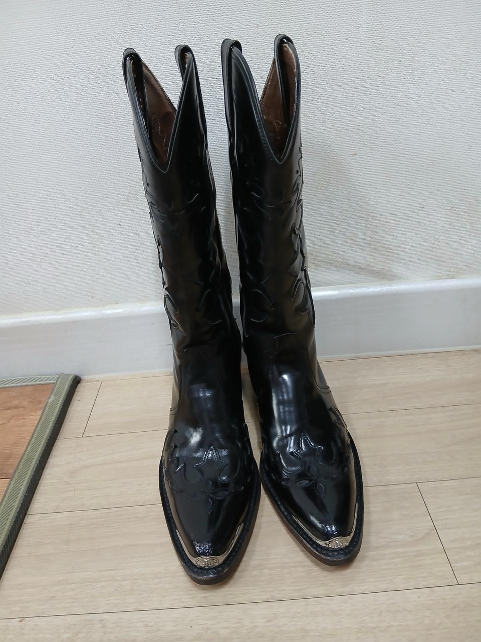 블랙가죽 롱부츠