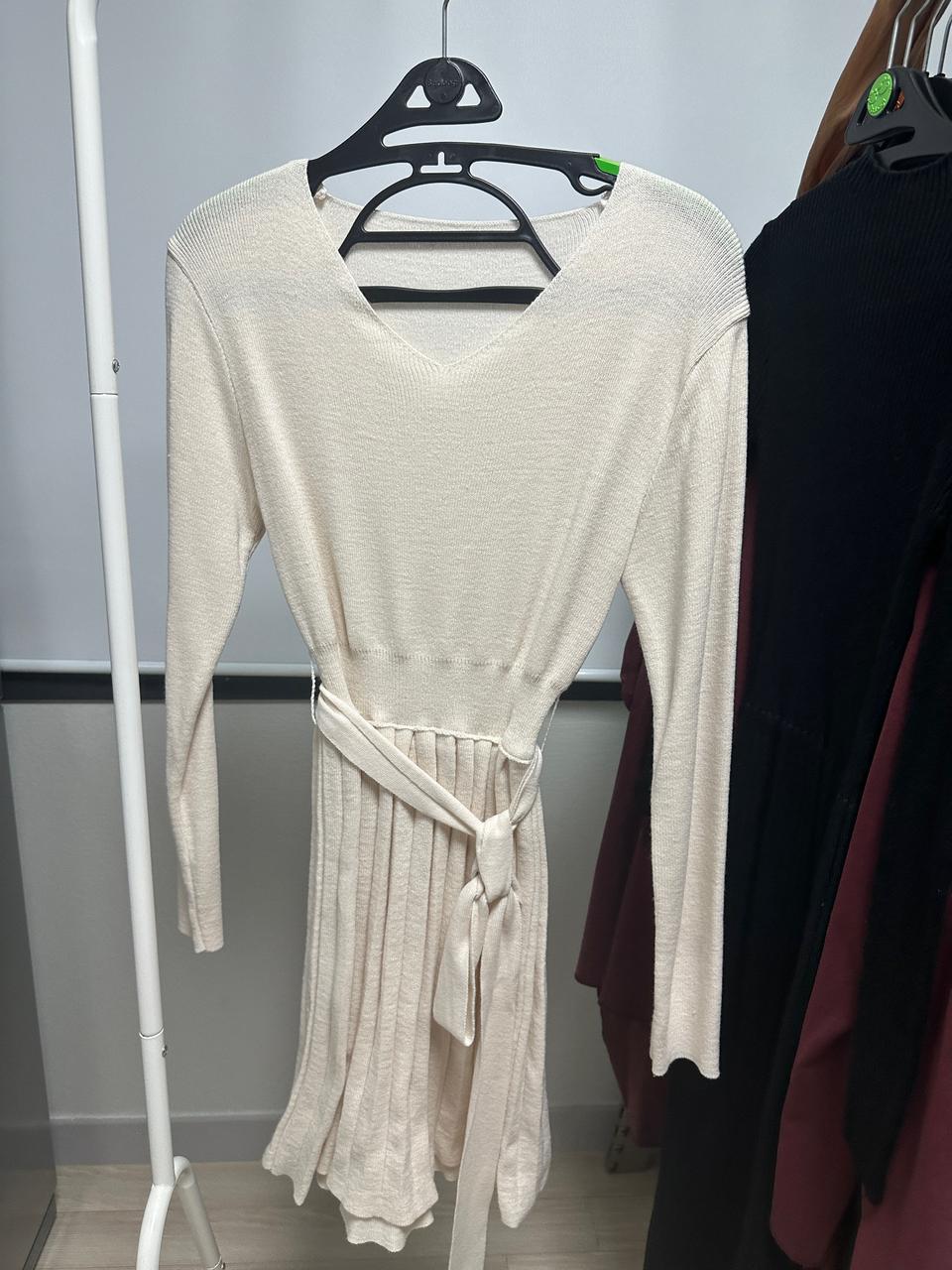 아이보리 니트 원피스 free