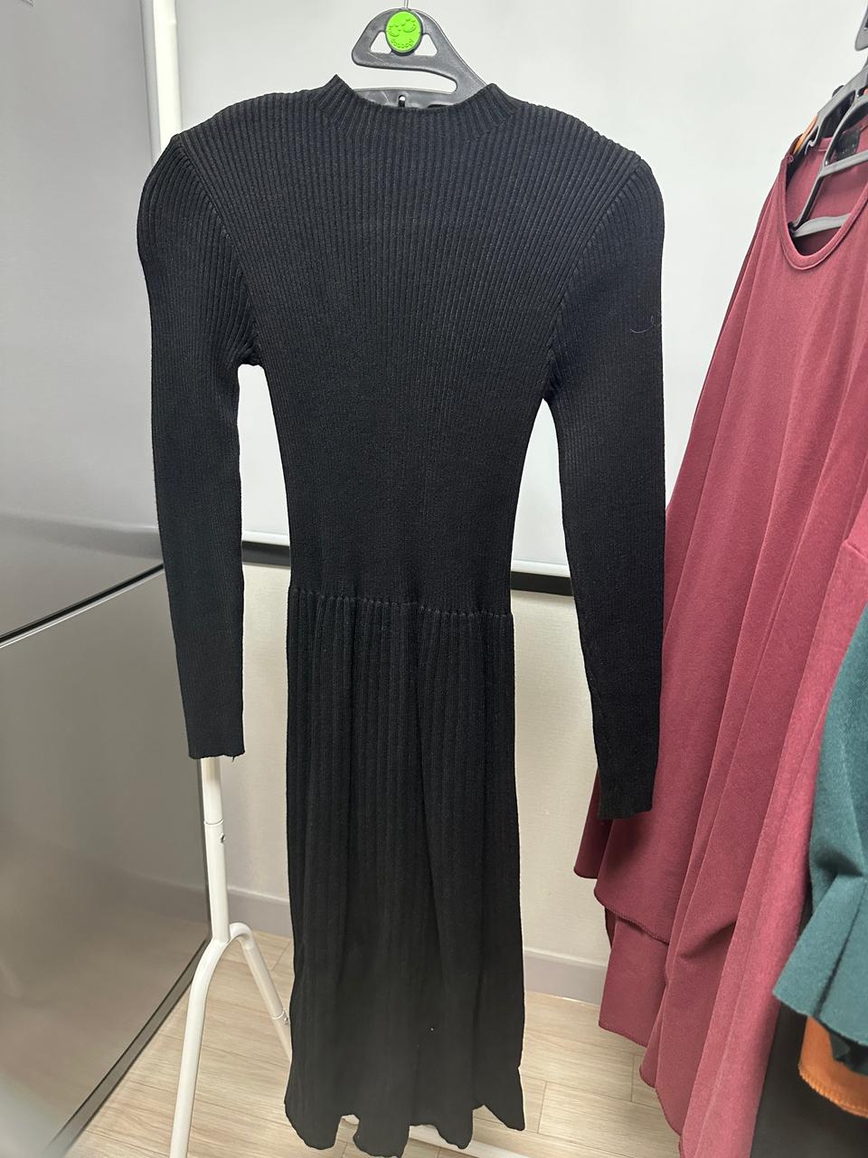 블랙 니트 원피스 free