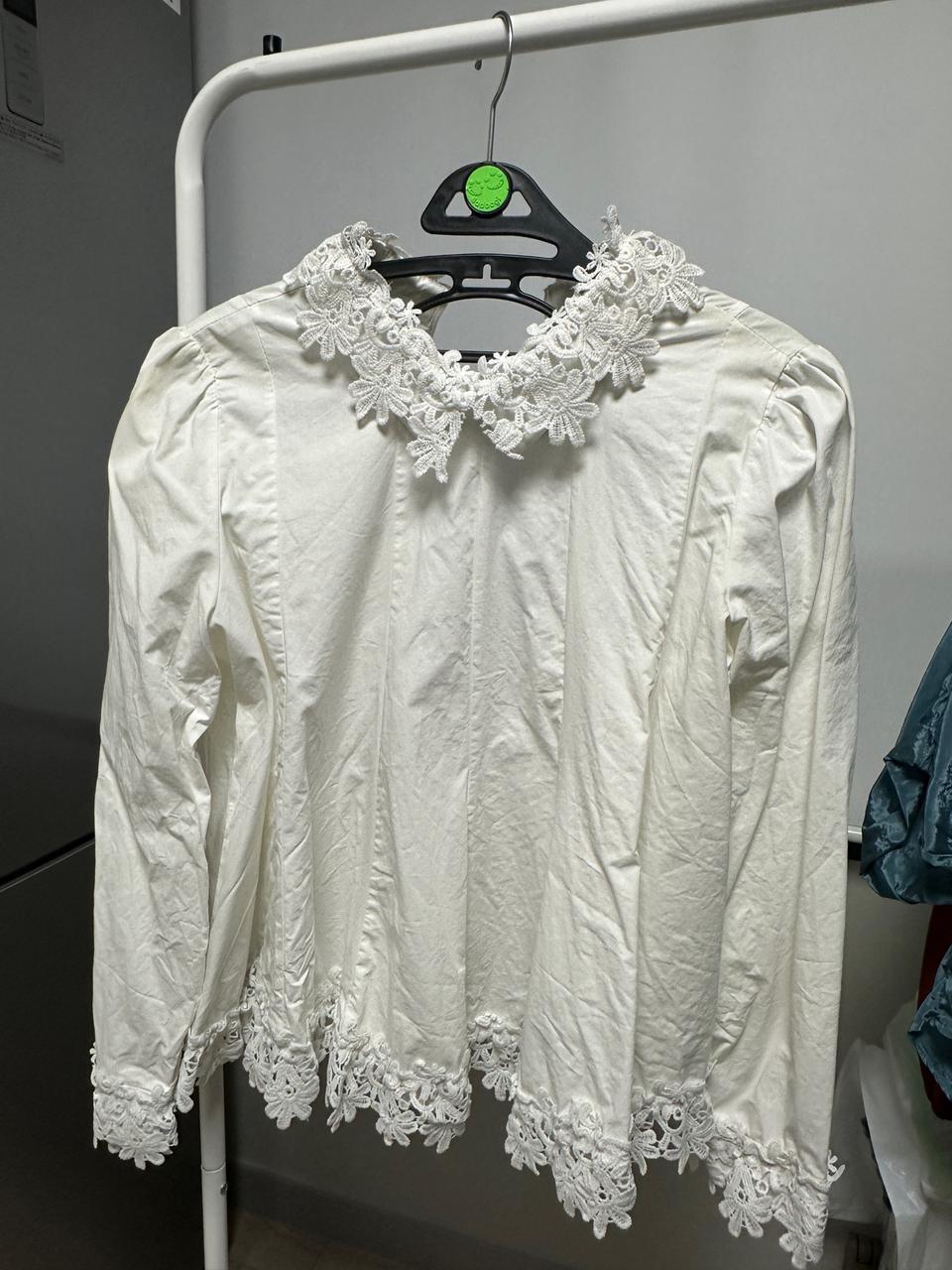 레이스 포인트 화이트 블라우스 55