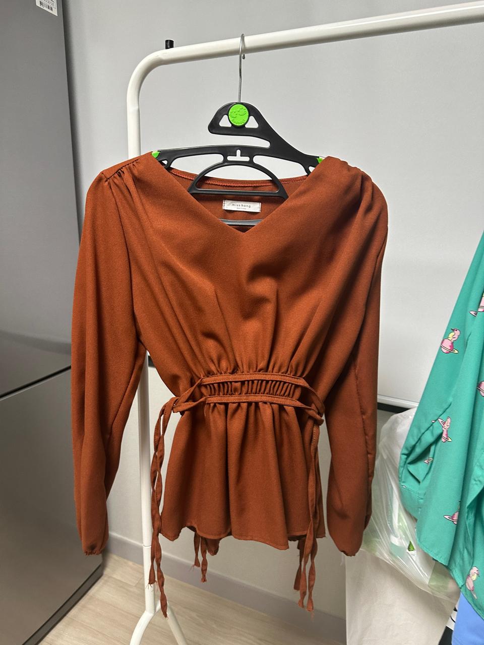 브라운 허리 셔링 포인트 블라우스 55