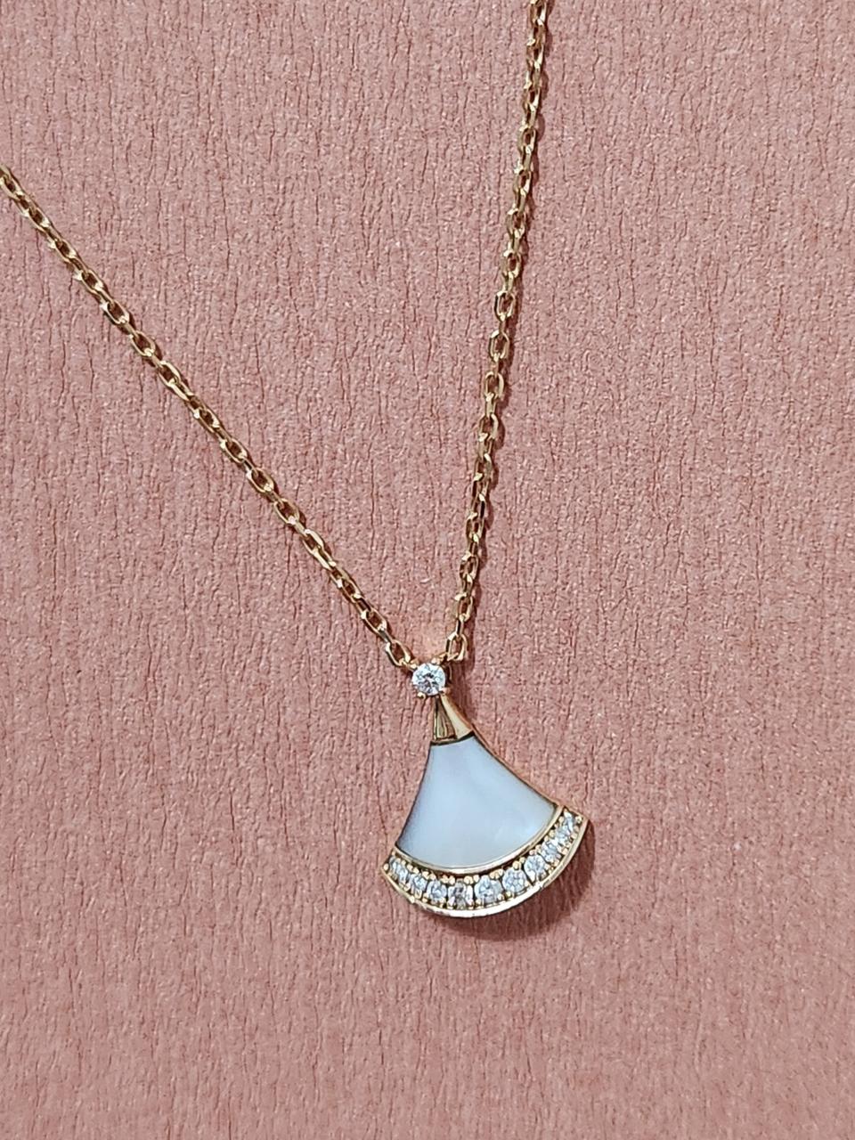 18k불가리디바스드림자개천연다이아목걸이