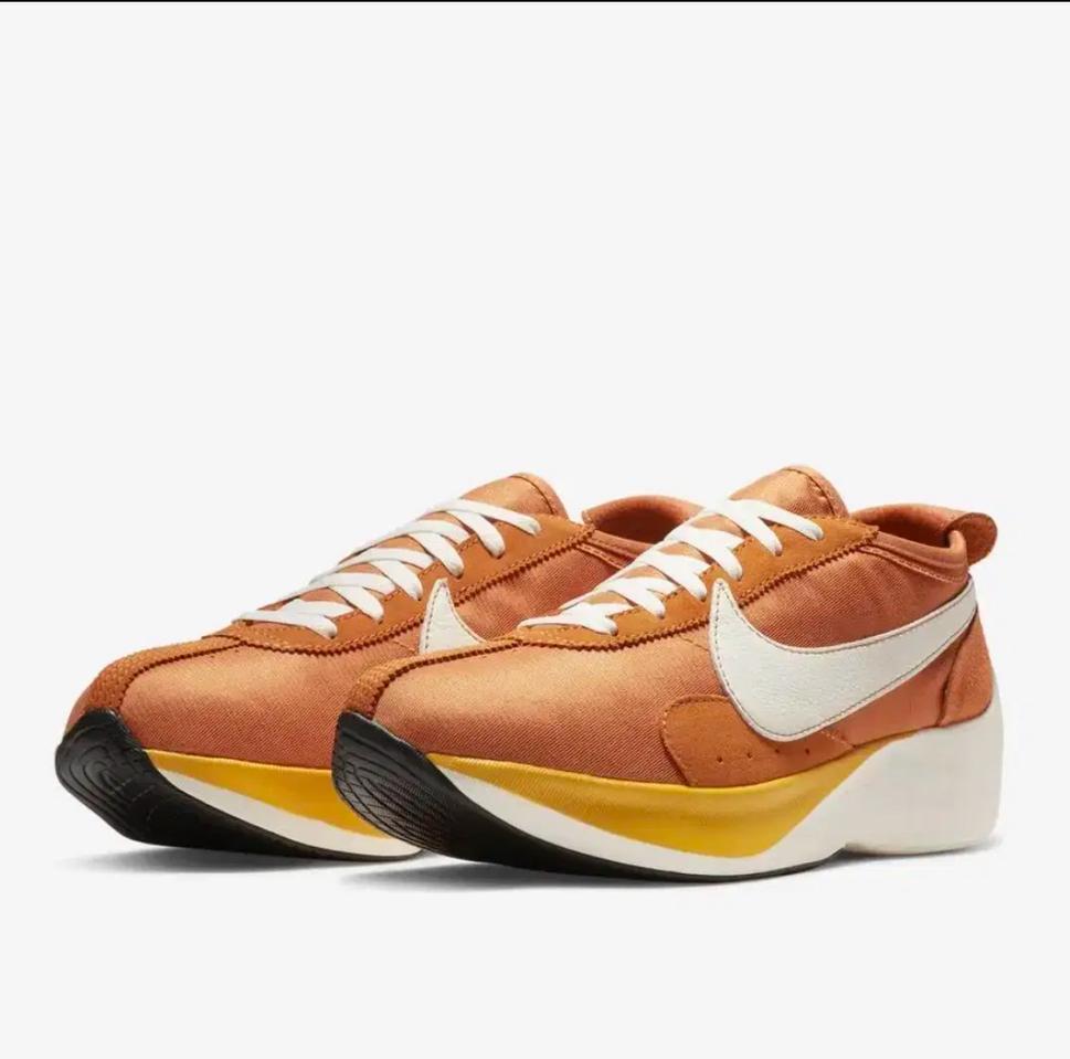 230) 나이키 문레이서 모나크 스니커즈 운동화