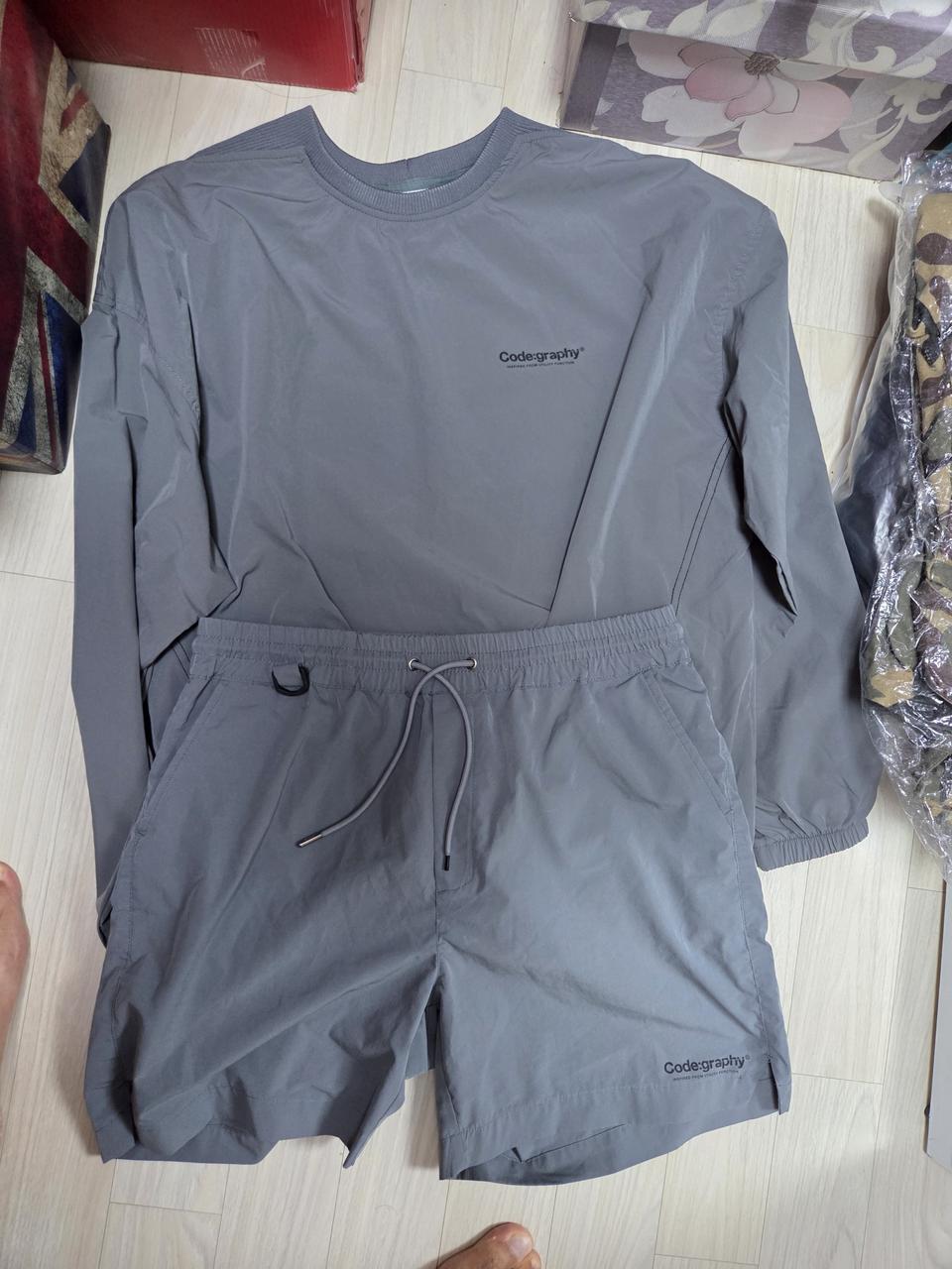 코드그라피 정품 나일론 그레이 반바지 셋업 105사이즈