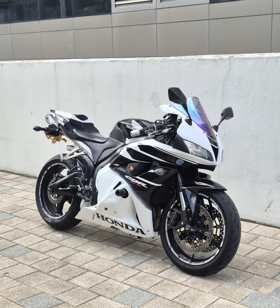 2009년식 CBR600RR 판매합니다.