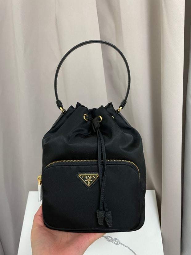 프라다 나일론 버킷백 스몰