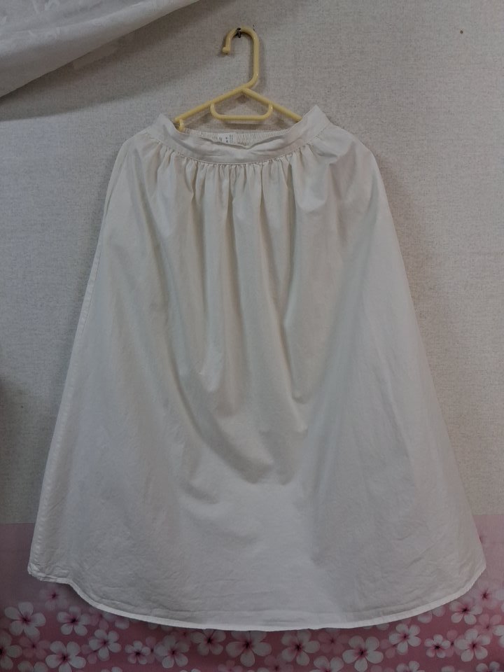 크림색 롱 면 스커트 S