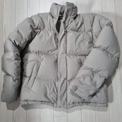 인사일런스 베이지 숏패딩