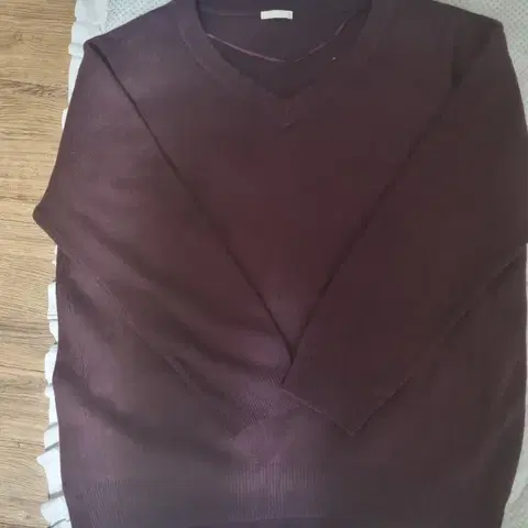 GU 브이넥 여성니트 L