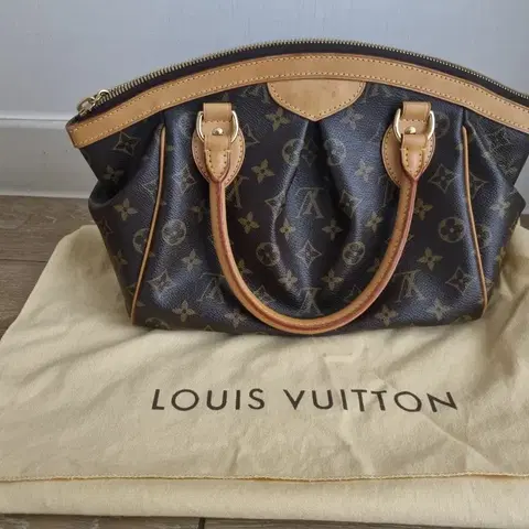루이비통 티볼리 pm Monogram 캔버스 토트백 m401