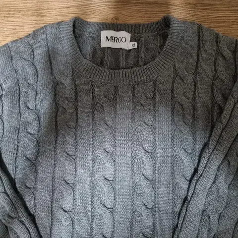 MERGO 메르고 꽈배기 니트