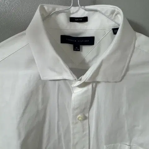 타미 힐피거 100 와이드 스프레드 칼라 화이트 드레스 셔츠