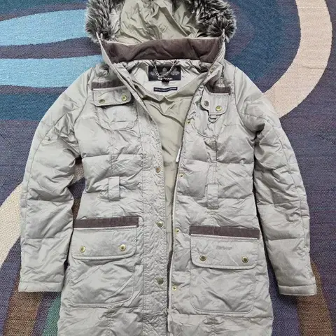 바버 아크틱 다운 파카(USA 4)